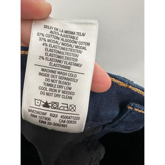 Hudson Jeans Nico Mid-Rise Straight Jean in Requiem / 00 - Picture 14 of 14